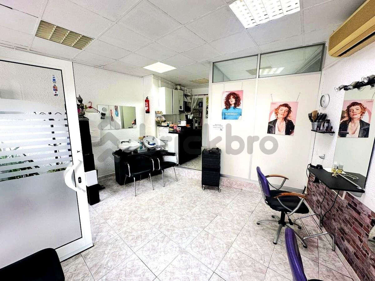 L'Hospitalet de Llobregat, BAR 08901 - - - Interior Photo - Image 2 of 11