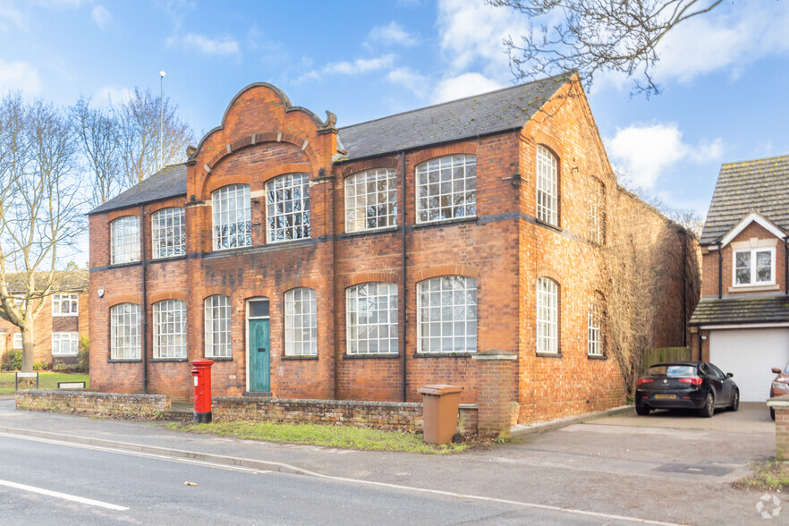 1-4 Rock Rd, Finedon for lease - Primary Photo - Image 1 of 4