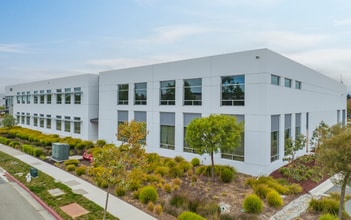 2115 North Loop Rd, Alameda, CA for lease Building Photo- Image 2 of 7