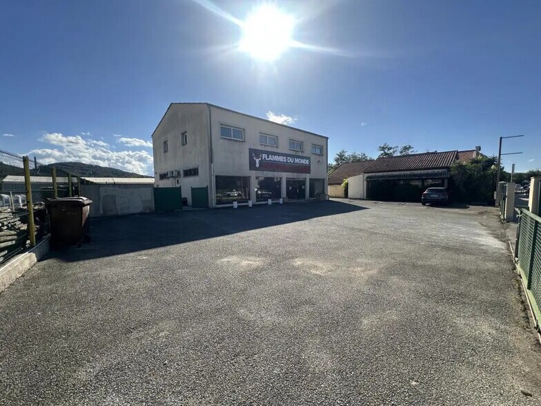 in Le Muy for sale - Building Photo - Image 1 of 1