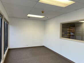 1100 N Main St, Algonquin, IL for lease Interior Photo- Image 2 of 9