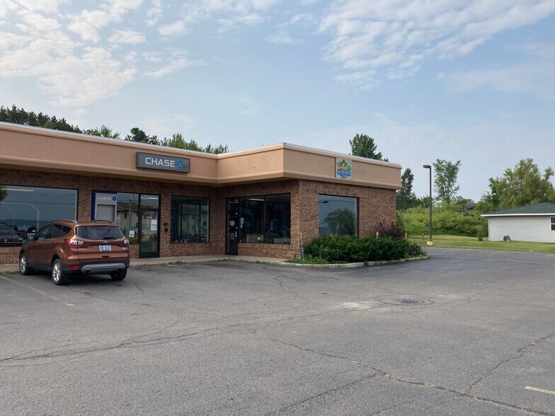 5750-5782 N Us-31, Acme, MI for sale - Building Photo - Image 1 of 1