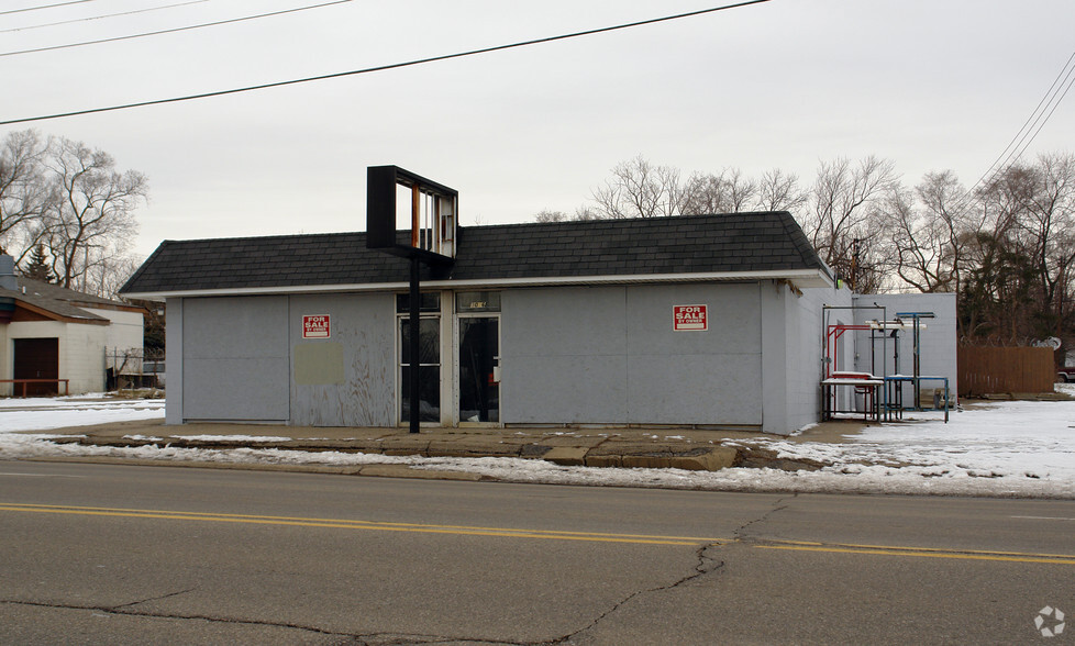 3026 Flushing Rd, Flint, MI for sale - Building Photo - Image 3 of 6