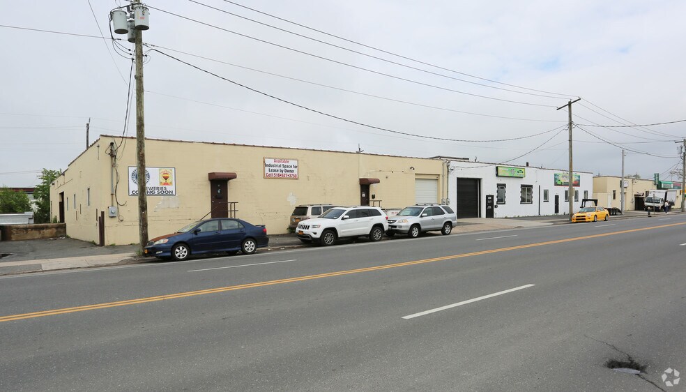 3300-3380 Lawson Blvd, Oceanside, NY for sale - Primary Photo - Image 1 of 1