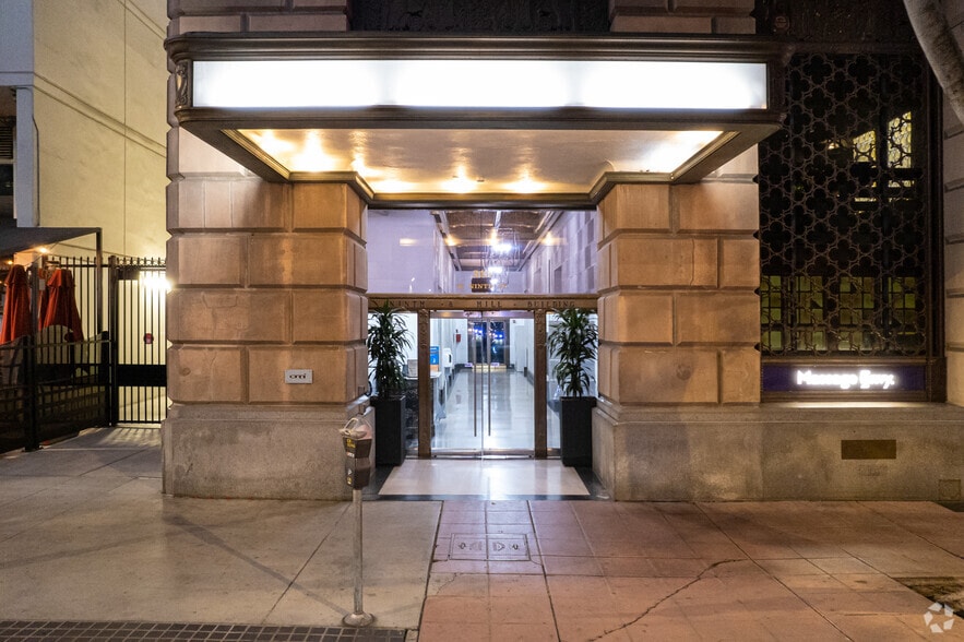 315 W 9th St, Los Angeles, CA for lease - Building Photo - Image 3 of 31