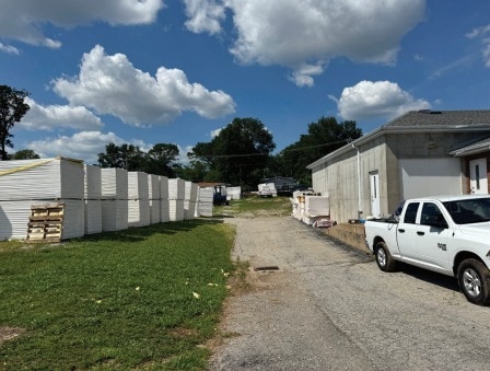 8465 Delport Dr, Vinita Park, MO for sale - Building Photo - Image 2 of 3