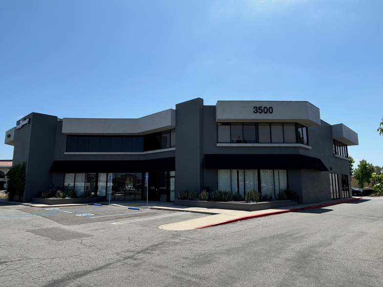 3500 S Bristol St, Santa Ana, CA for lease - Building Photo - Image 3 of 4