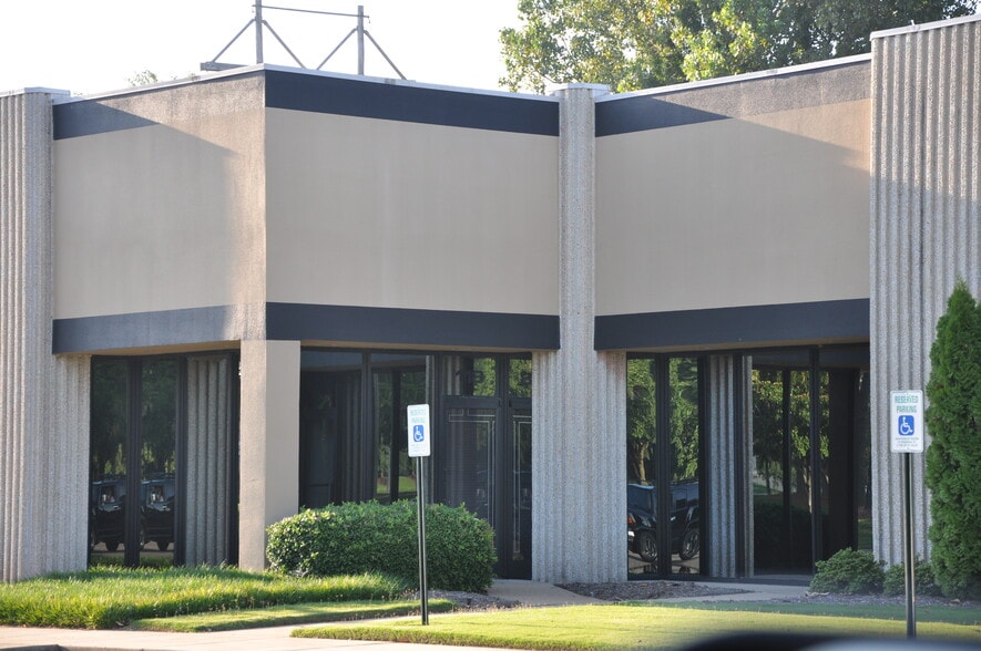 1785 Nonconnah Blvd, Memphis, TN for lease - Building Photo - Image 1 of 6