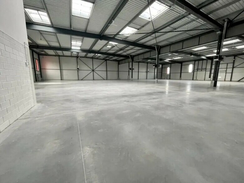 Office in Roissy-en-France for lease - Interior Photo - Image 3 of 8