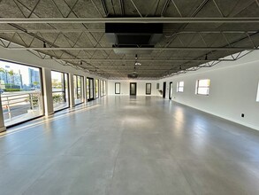 2100 E Commercial Blvd, Fort Lauderdale, FL for lease Interior Photo- Image 2 of 9