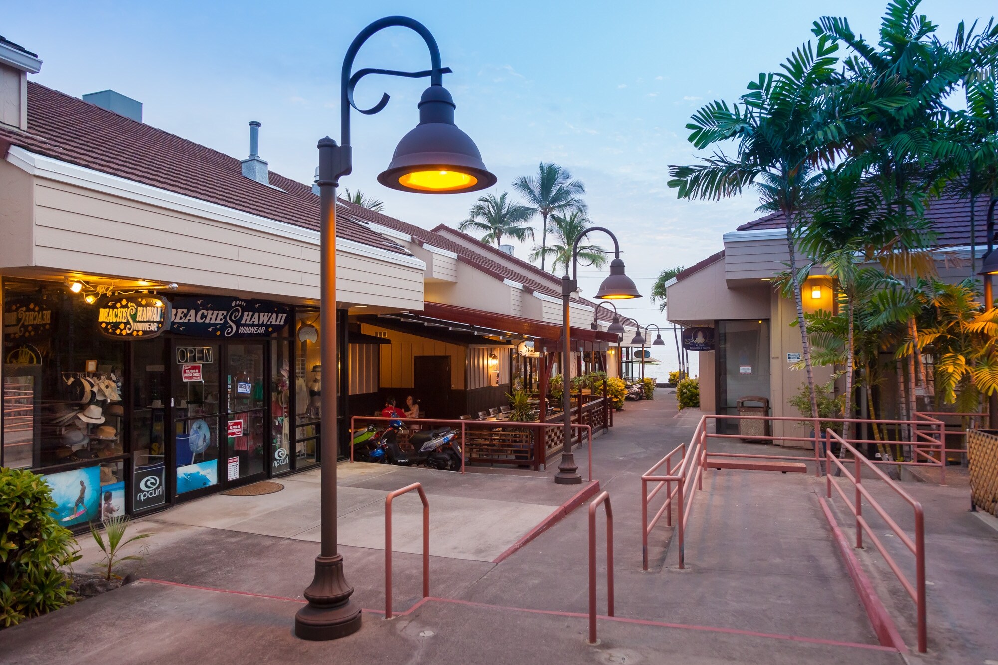 75-5799 Alii Dr, Kailua Kona, HI for sale Primary Photo- Image 1 of 1