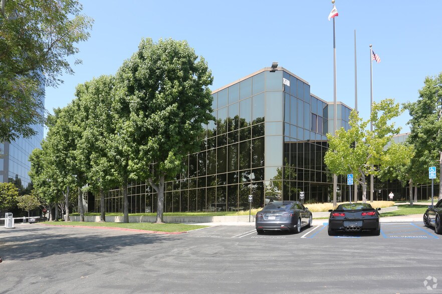 19700 Fairchild Rd, Irvine, CA 92612