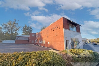 611-615 W 9 Mile Rd, Ferndale, MI for sale Building Photo- Image 1 of 1