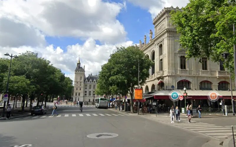 Retail in PARIS for sale Building Photo- Image 1 of 4