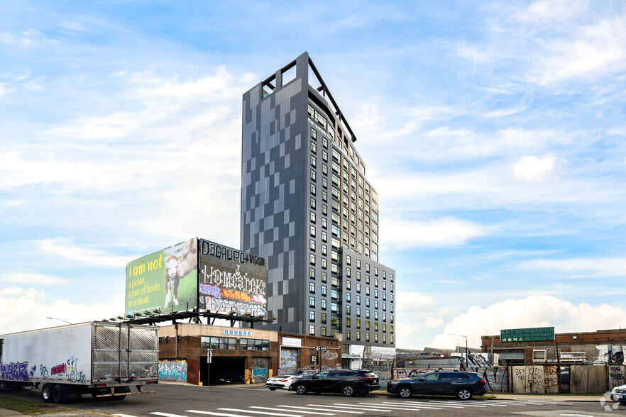 52-09 31st Pl, Long Island City, NY for lease - Building Photo - Image 1 of 7