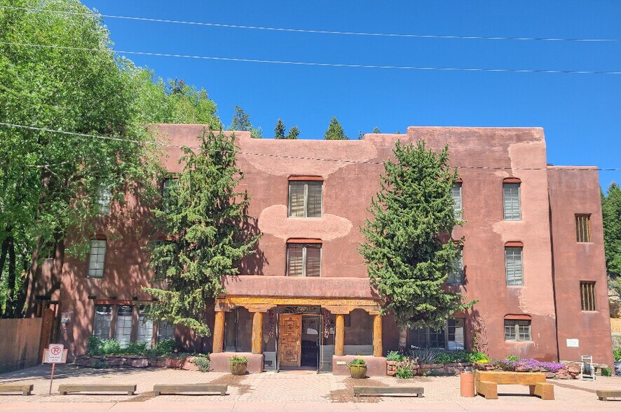 145 Main St, Minturn, CO 81645 Eagle River Inn