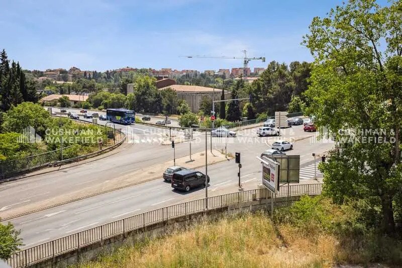 Office in Aix-en-Provence for lease - Aerial - Image 3 of 14