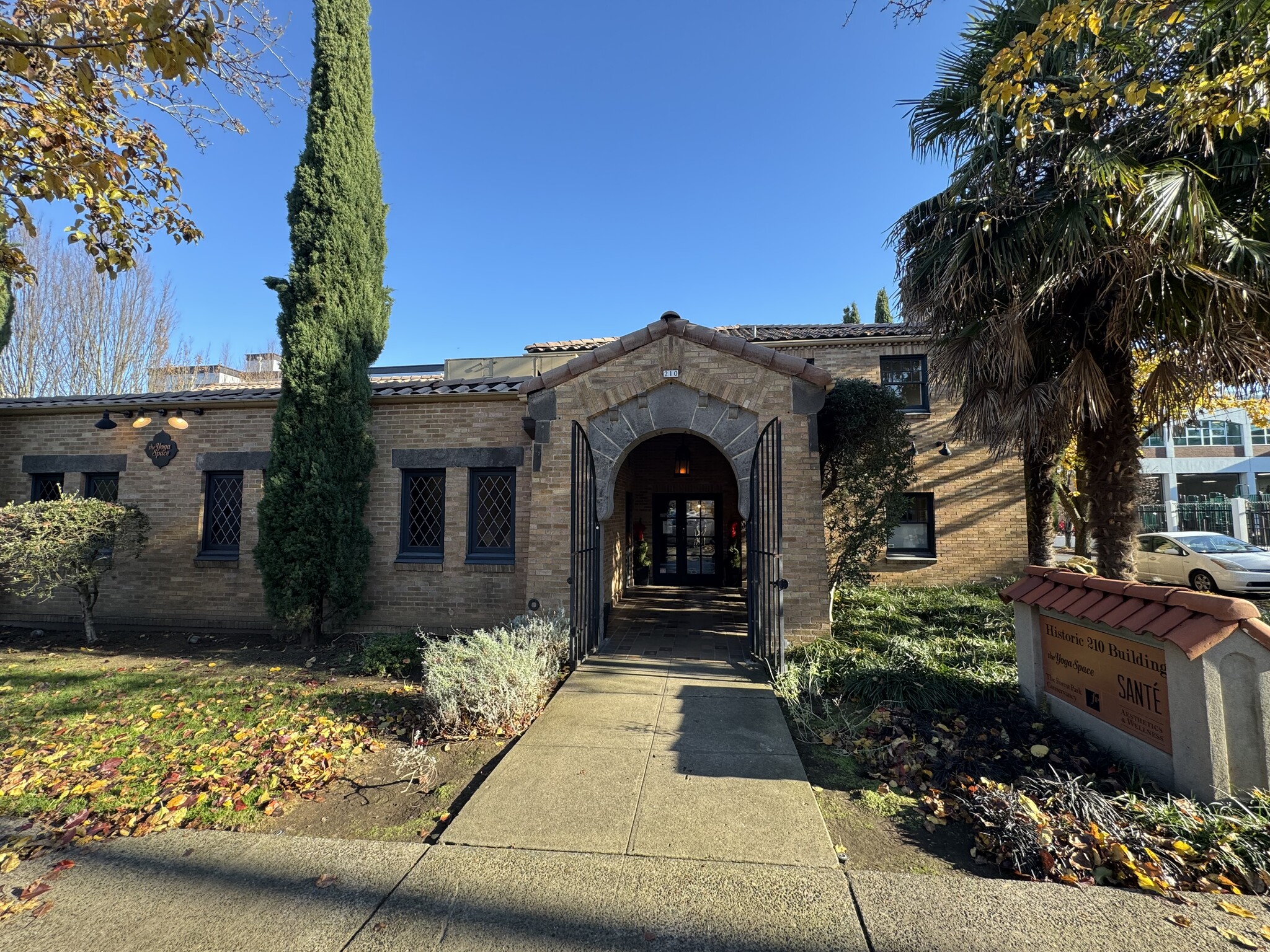 210 NW 17th Ave, Portland, OR for lease Building Photo- Image 1 of 6