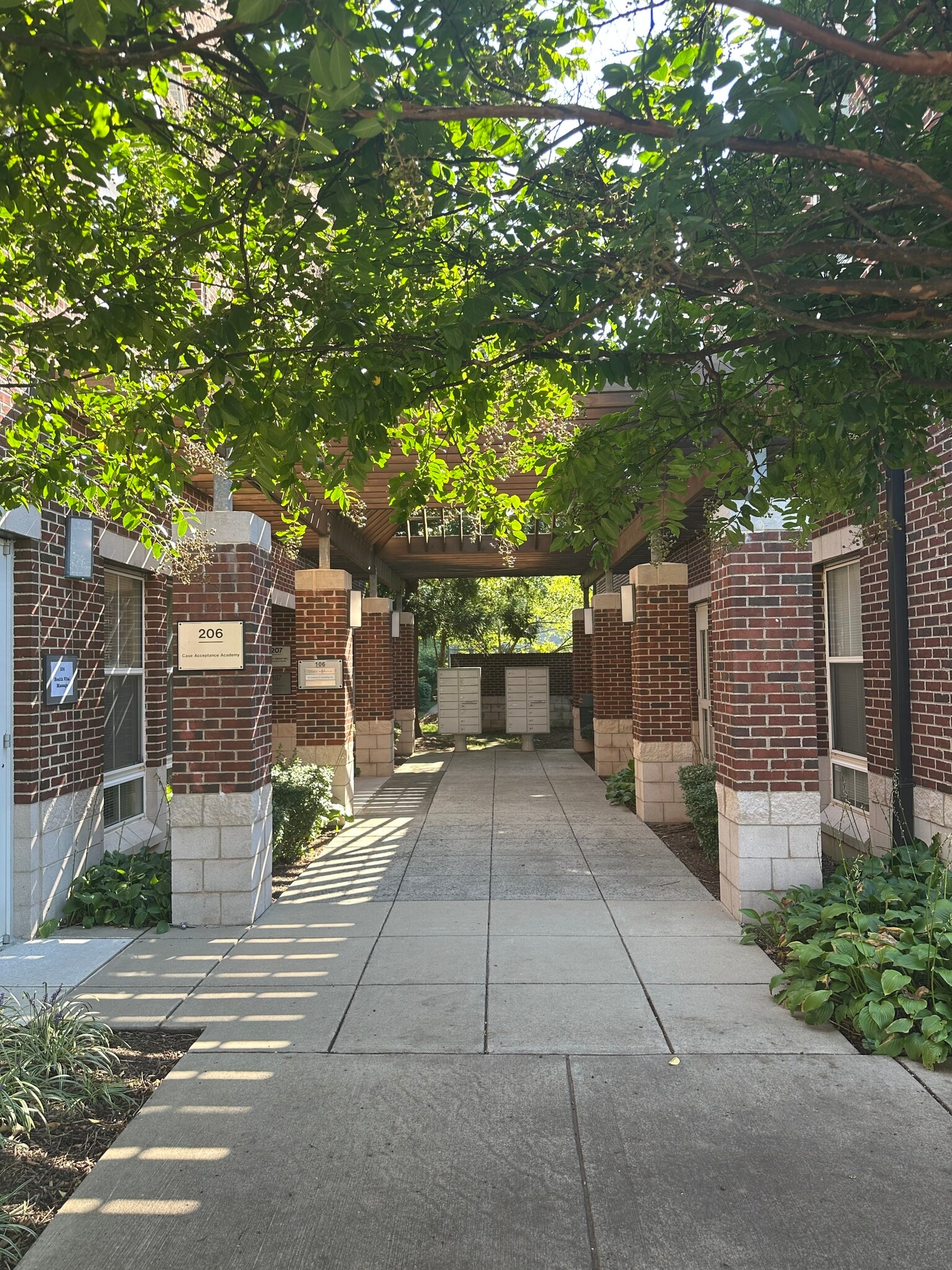 21165 Whitfield Pl, Sterling, VA for lease Building Photo- Image 1 of 25