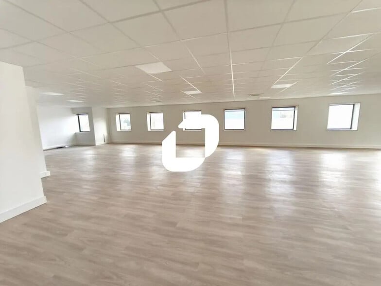 Office in Rosny-sous-Bois for lease - Interior Photo - Image 3 of 6