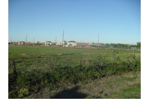 4237 FM 723 Rd, Richmond, TX for sale Primary Photo- Image 1 of 1