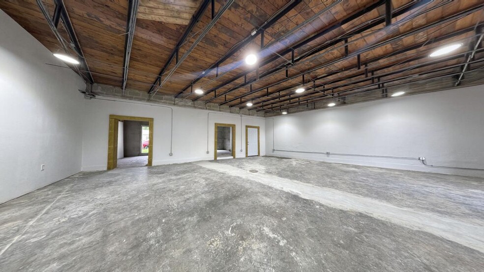 3143-3161 General Meyer Ave, New Orleans, LA for lease - Building Photo - Image 2 of 34