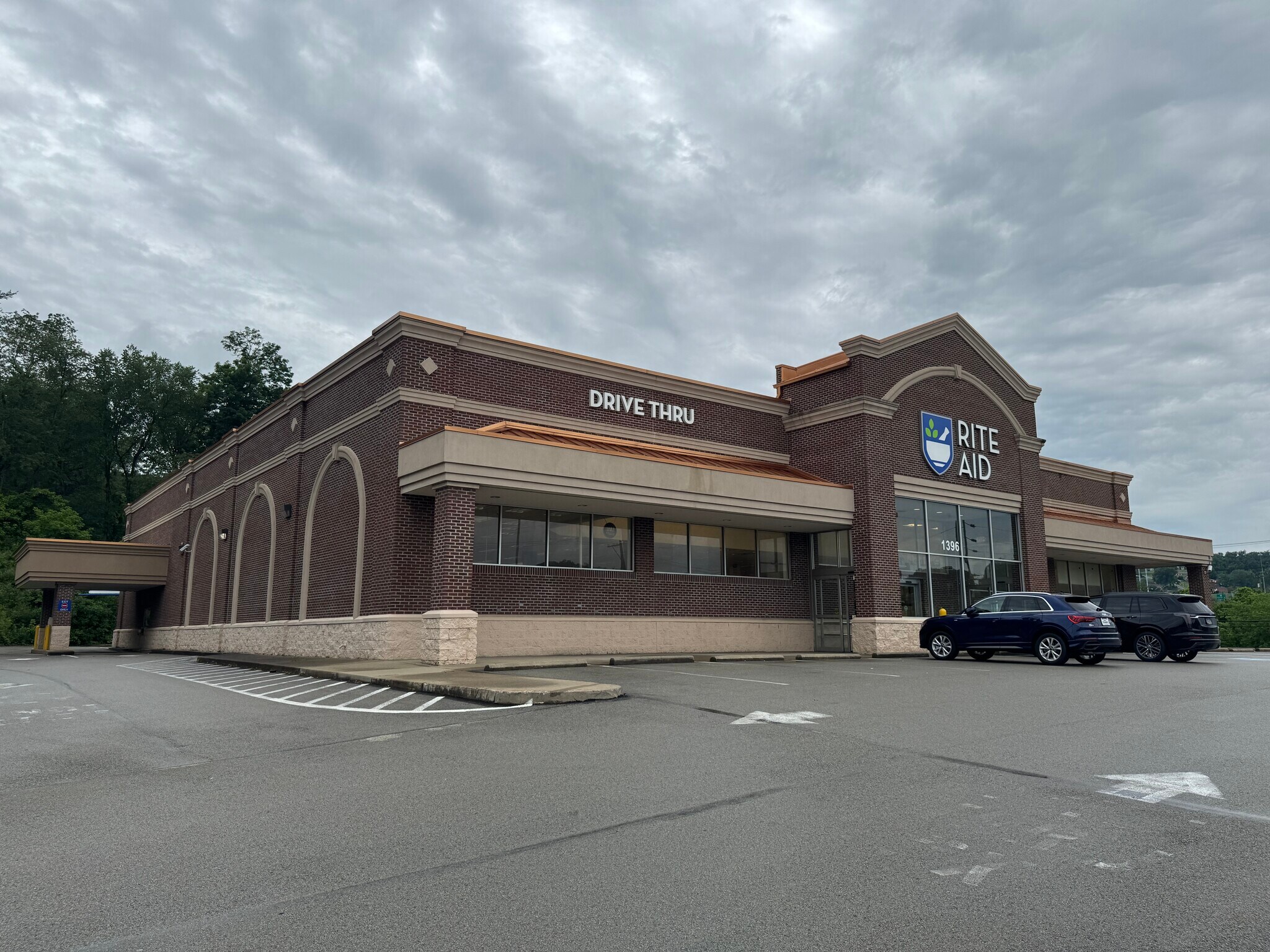 1396 W Chestnut St, Washington, PA for lease Building Photo- Image 1 of 10