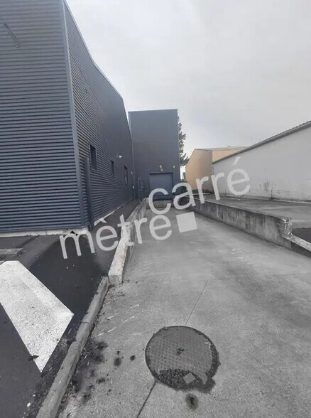 Flex in Saint-Herblain for lease - Building Photo - Image 2 of 6
