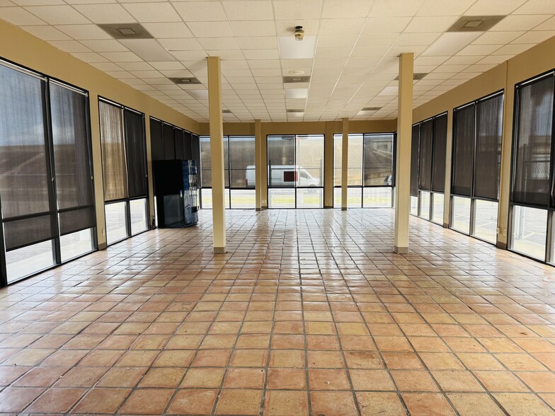 2201 Gollihar Rd, Corpus Christi, TX for sale - Building Photo - Image 3 of 7