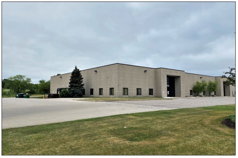 16255 W Stratton Dr, New Berlin, WI for sale - Building Photo - Image 1 of 1