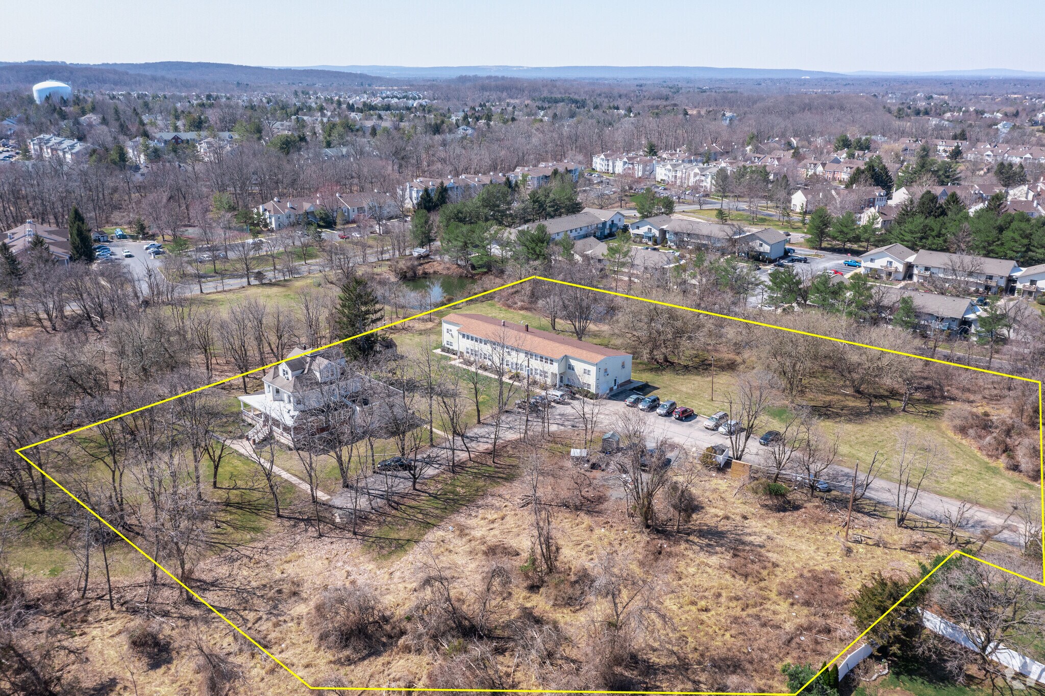 18 Delar Pky, Franklin Park, NJ 08823 Delar Woods