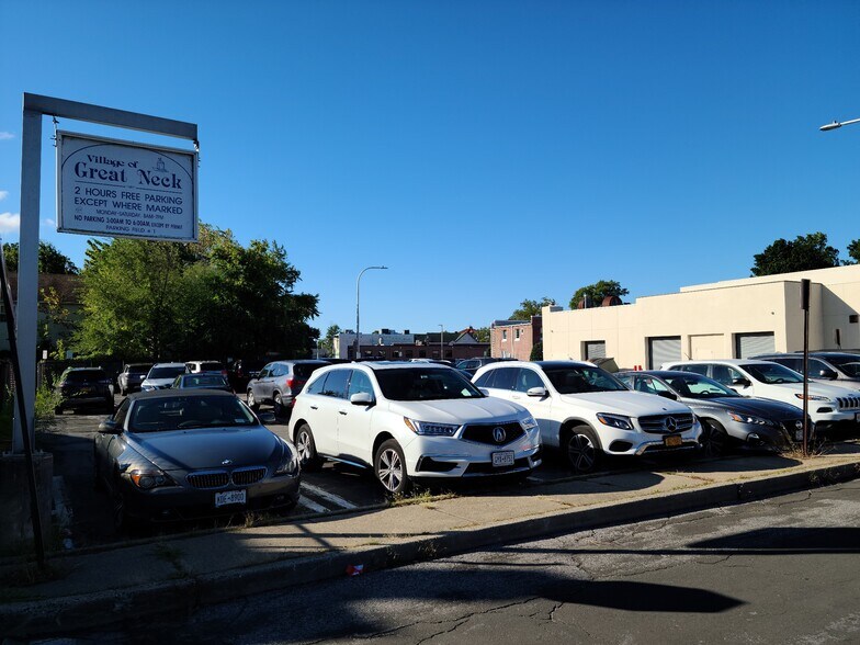 705 Middle Neck Rd, Great Neck, NY for lease - Building Photo - Image 3 of 13