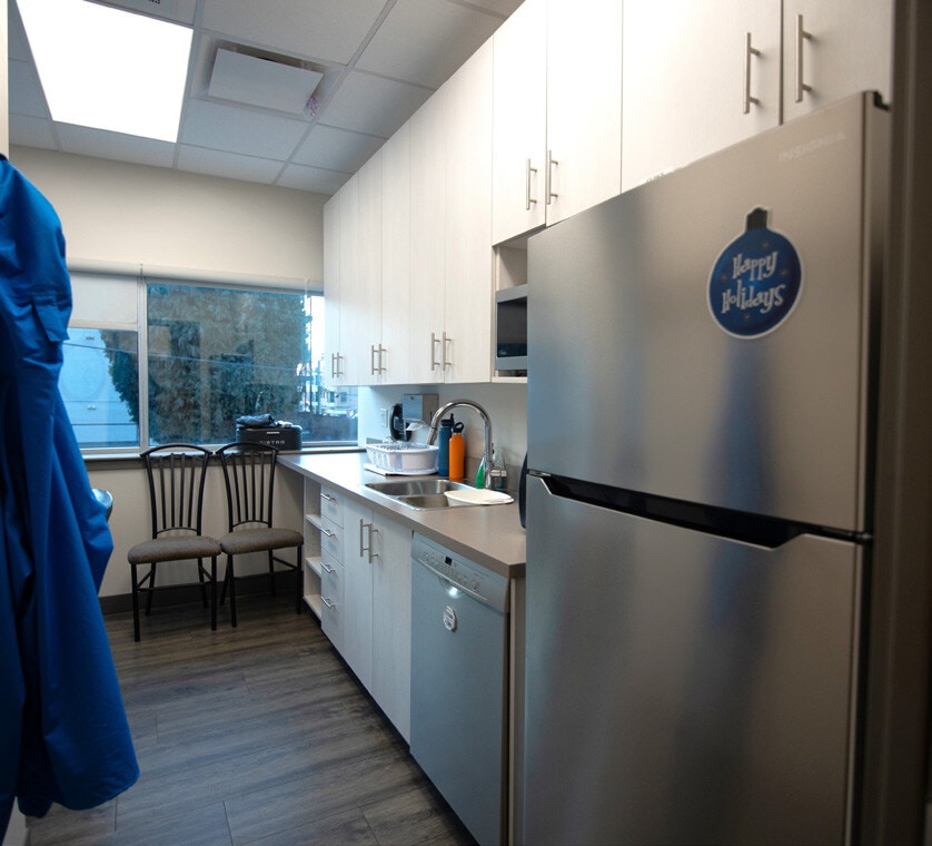 1625 Oak Bay Ave, Victoria, BC V8R 1B2 - Unit 303-304 - - Interior Photo - Image 2 of 6