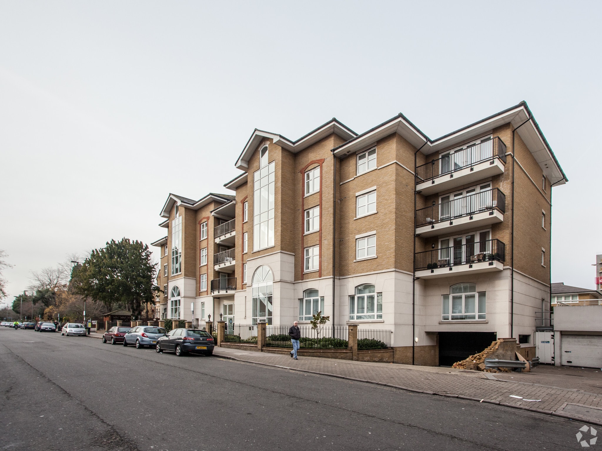 4 Keswick Rd, London for lease Primary Photo- Image 1 of 4