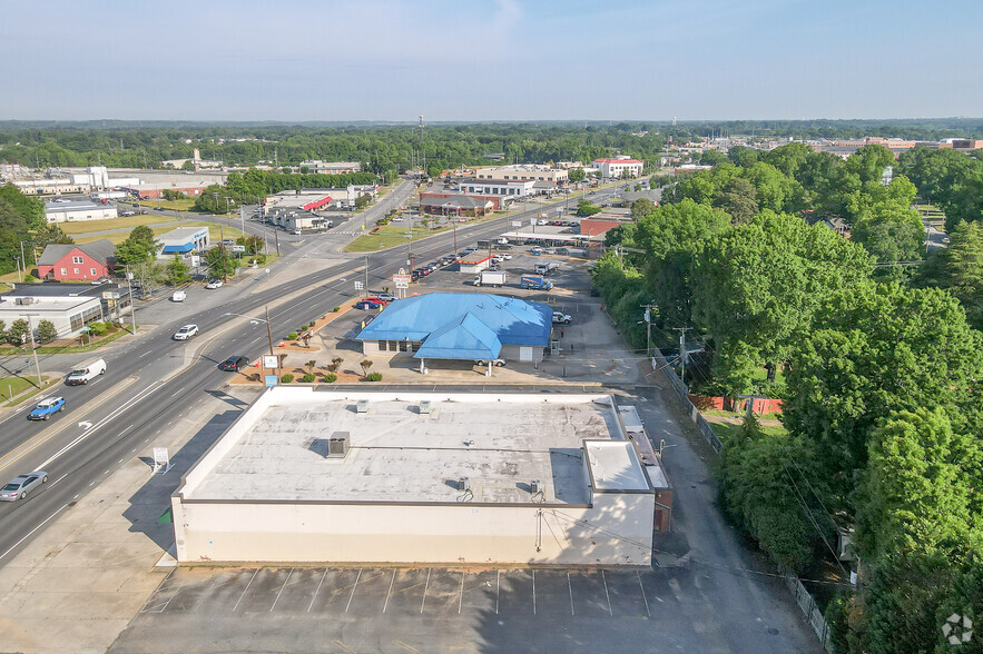 740-744 Church St N, Concord, NC for lease - Building Photo - Image 2 of 4