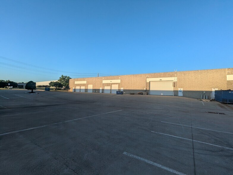 2550 114th St, Grand Prairie, TX for lease - Building Photo - Image 2 of 9