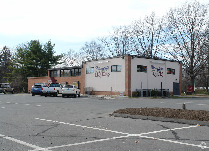 28 Wintonbury Mall, Bloomfield, CT for lease - Building Photo - Image 3 of 4