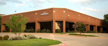 3424 Midcourt Rd, Carrollton, TX for lease Building Photo- Image 1 of 3