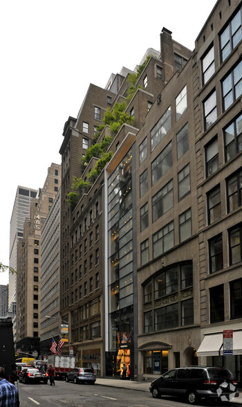 16 E 52nd St, New York, NY for lease - Building Photo - Image 1 of 8