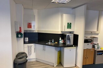 3 Liverpool Gdns, Worthing for lease Interior Photo- Image 2 of 7