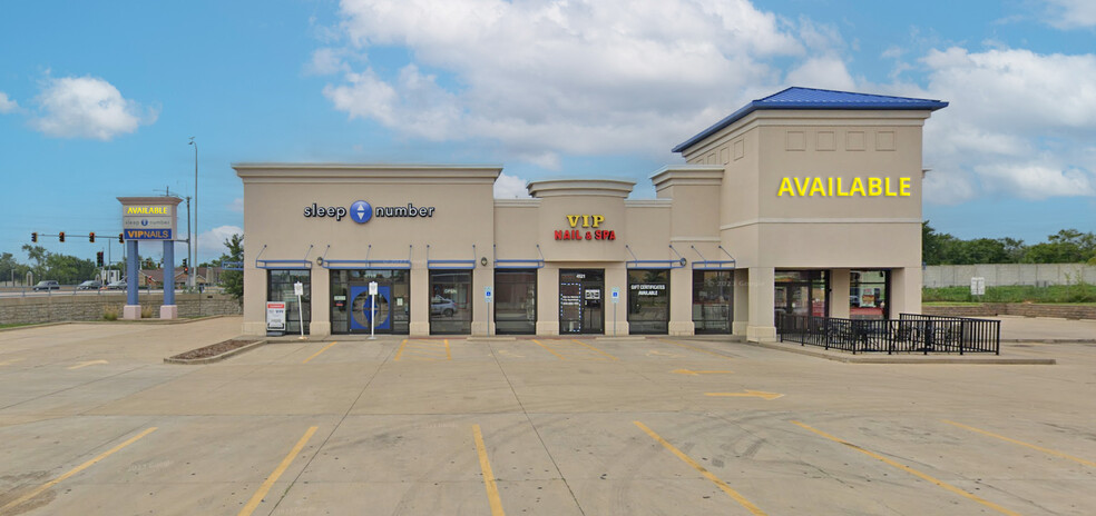 4123 N Sterling Ave, Peoria, IL for lease - Building Photo - Image 2 of 5