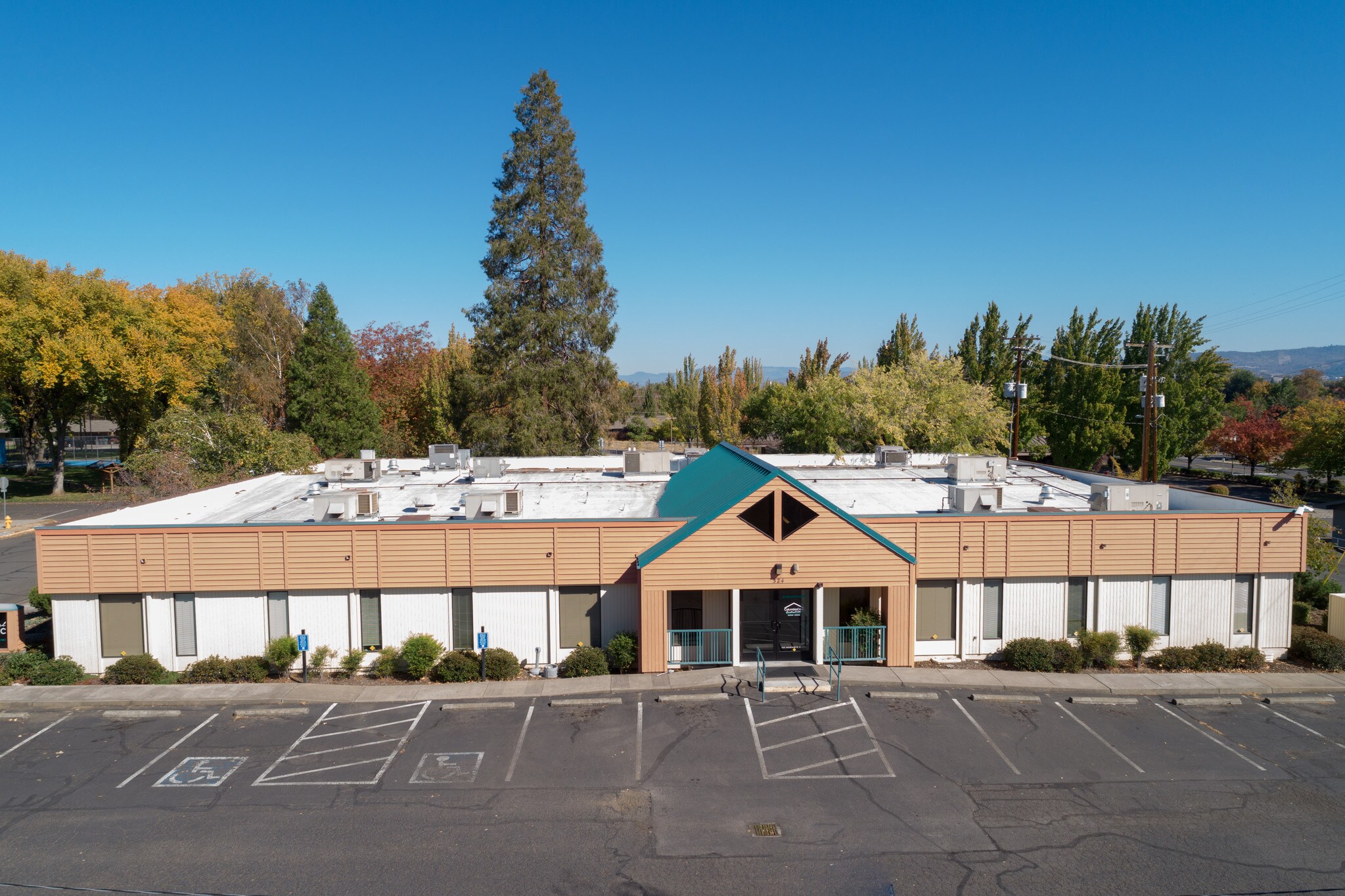 524 Manzanita St, Central Point, OR for sale Primary Photo- Image 1 of 1