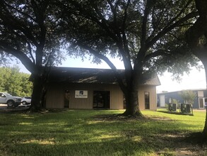 1910 W Cardinal Dr, Beaumont, TX for lease Building Photo- Image 2 of 12