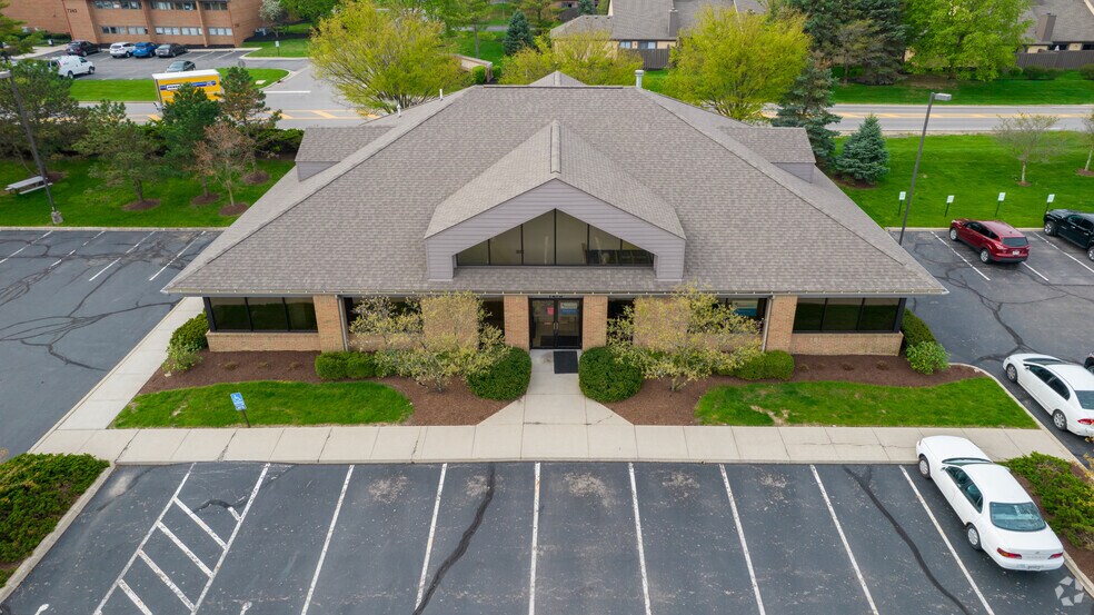 7275 Sawmill Rd, Dublin, OH 43016