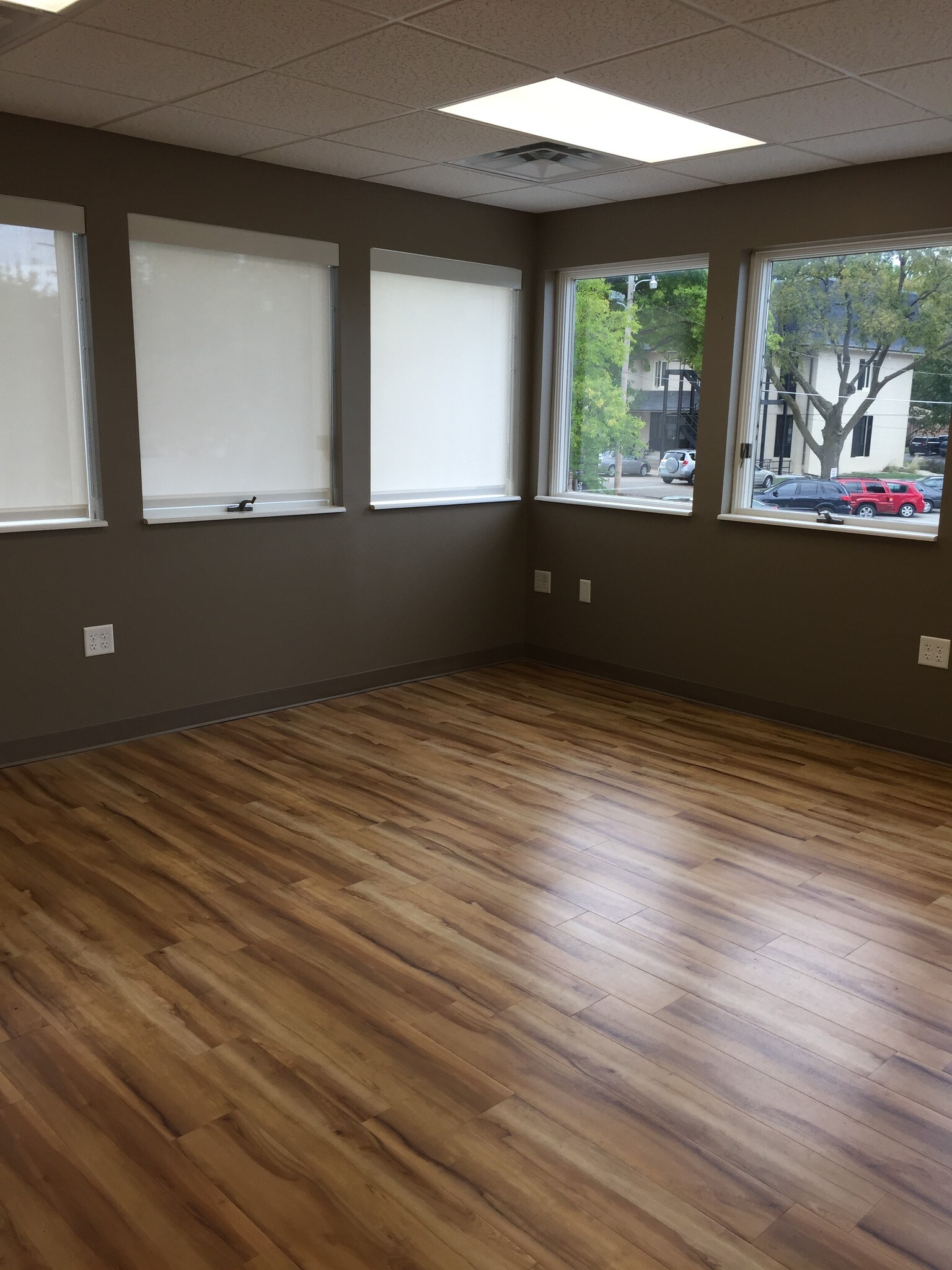 1800 Claflin Rd, Manhattan, KS for sale Primary Photo- Image 1 of 1