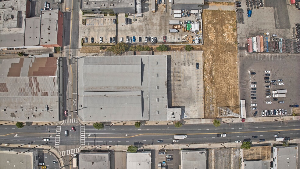 3301 Leonis Blvd, Vernon, CA for lease - Building Photo - Image 3 of 7