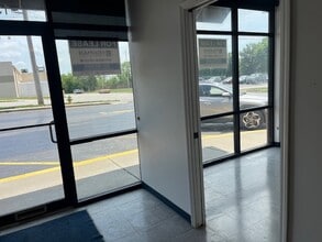 122-130 Corum Rd, Excelsior Springs, MO for lease Interior Photo- Image 2 of 5