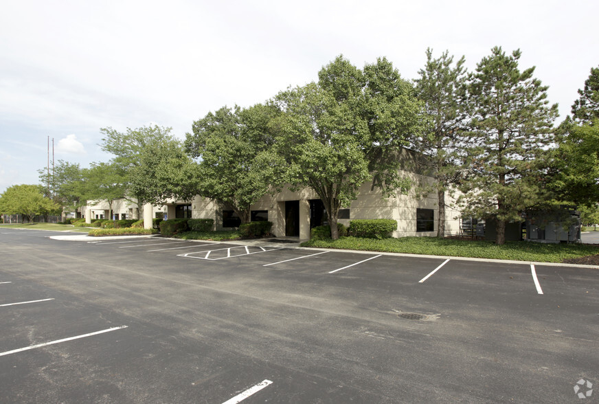 2335-2361 Westbrooke Dr, Columbus, OH for lease - Primary Photo - Image 1 of 11