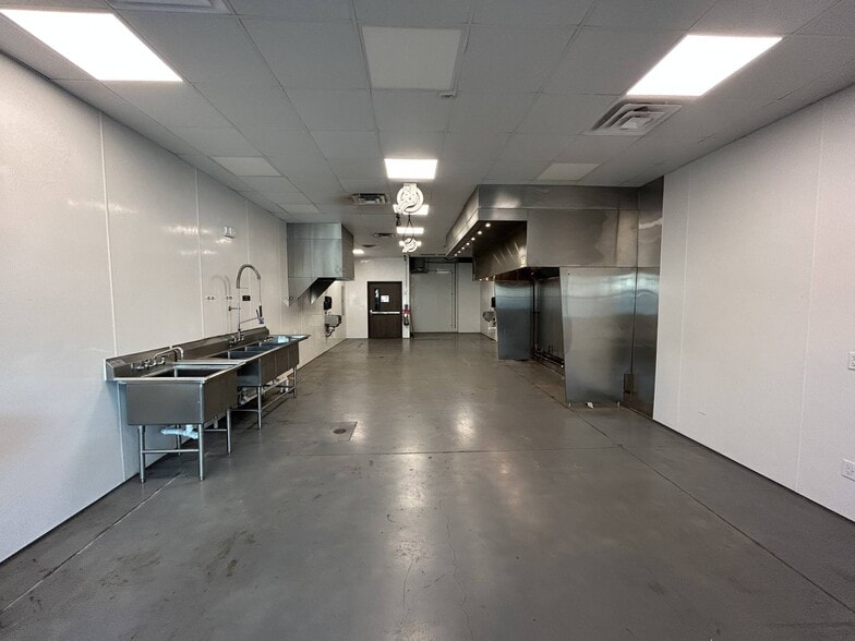 630 Ralph Ablanedo Dr, Austin, TX for sale - Interior Photo - Image 1 of 1