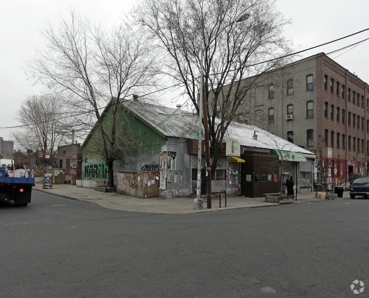 43 Bogart St, Brooklyn, NY for lease - Primary Photo - Image 1 of 8